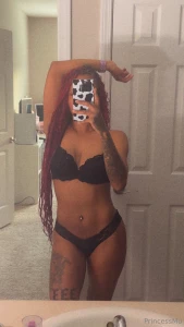 You like a woman in black