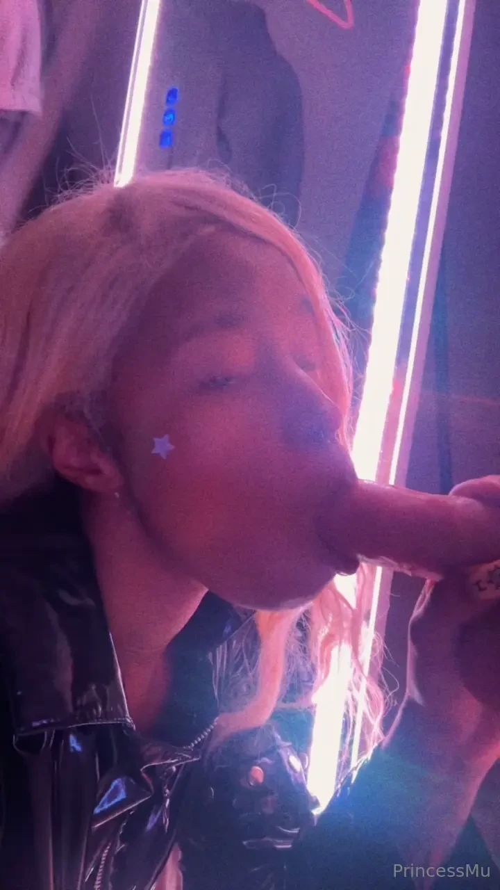 Good afternoon can i get your dick wet like this 