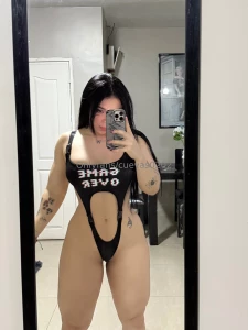 Juegas con mis tetas