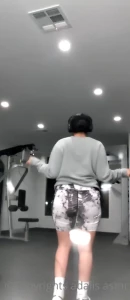 Making that ass jiggle