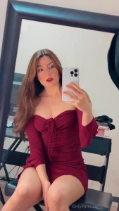 Nuevos videos en este vestido y en tacones de fiesta donde se ven mis