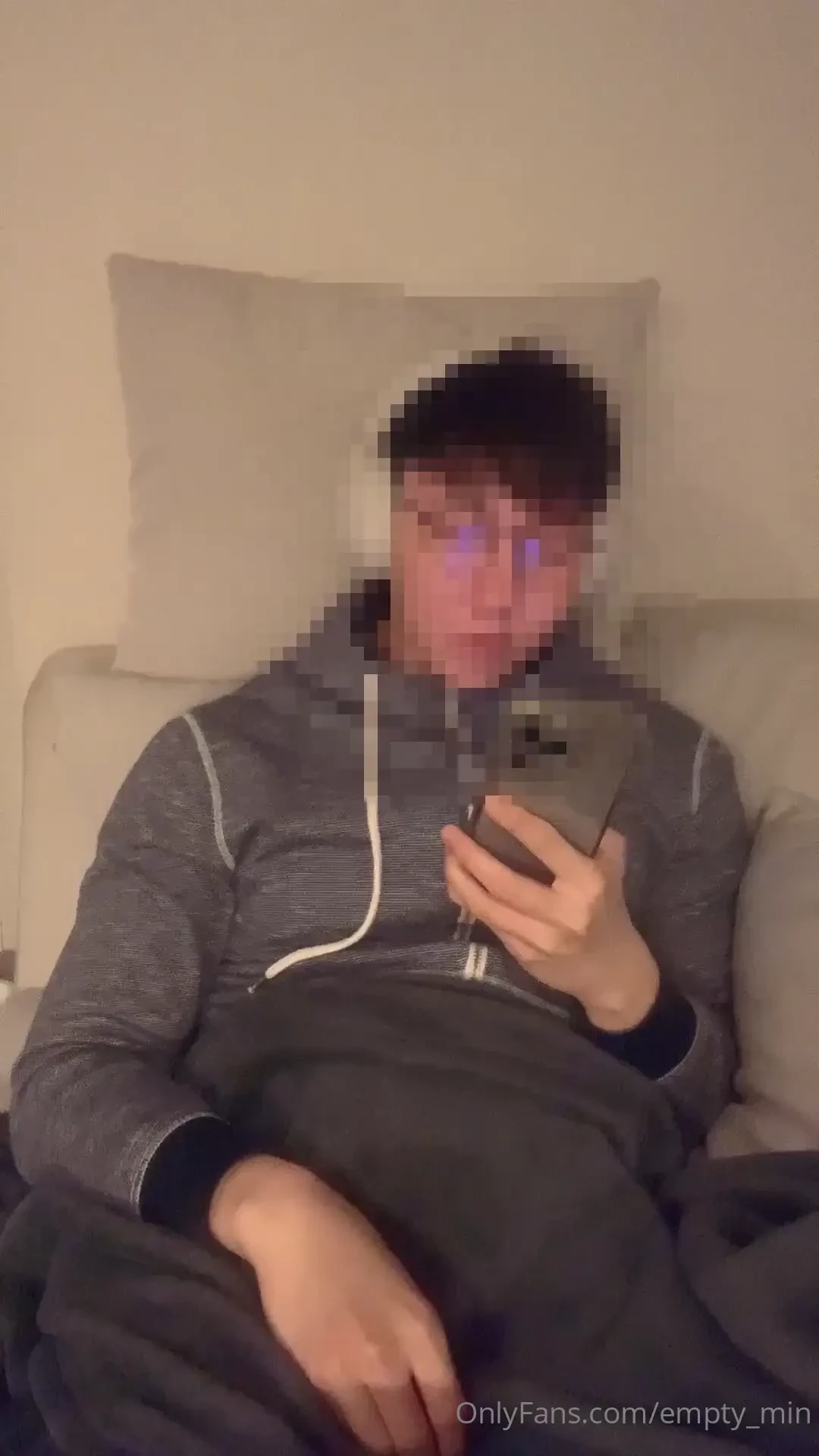 Lying down listening to music to stay calm but suddenly i got horny 