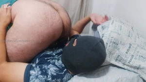 Conoc a este chico y accedi a tirarme peos en la cara y en la verga i