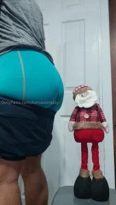 Happy new year to all my subscribers i m starting the year farting at