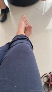 Hey what do you think about my new pedicure and manicure