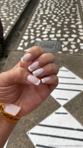 Hey what do you think about my new pedicure and manicure part 1