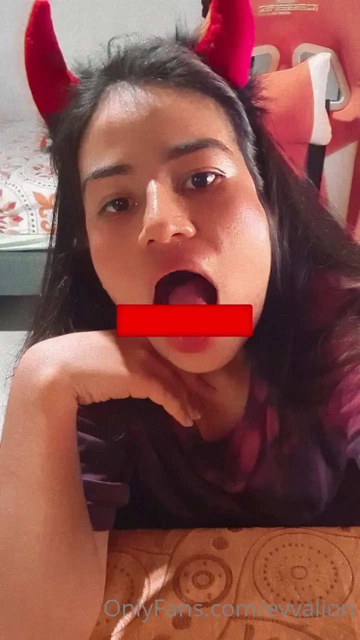 Estoy charlando en vivo en mi cuenta de instagram vayas a verme 