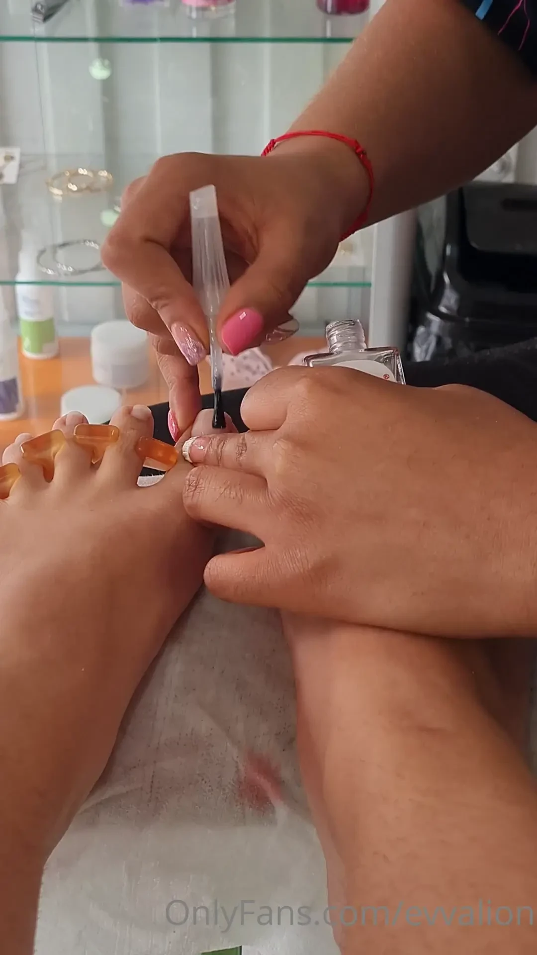 Hi footlovers i m happy to coming back because i know you had been 