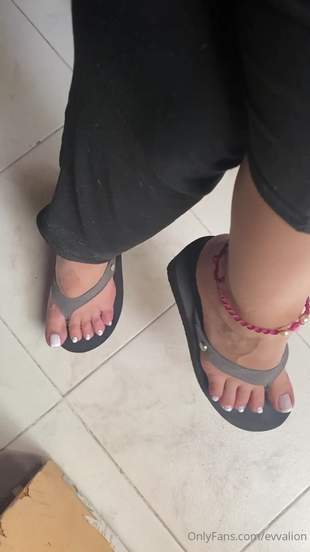 Hi footlovers i got a new pedicure do you like my french toes 