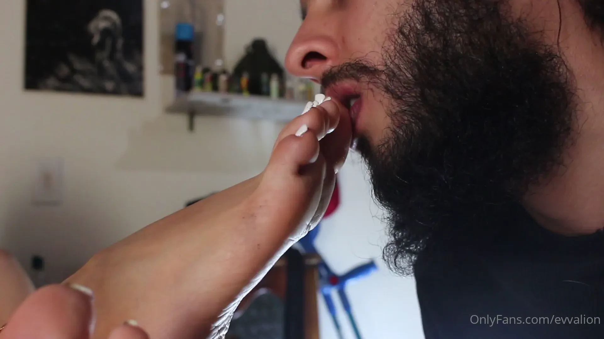 I found this video taked by yelahiag one year ago i felt so delicious 