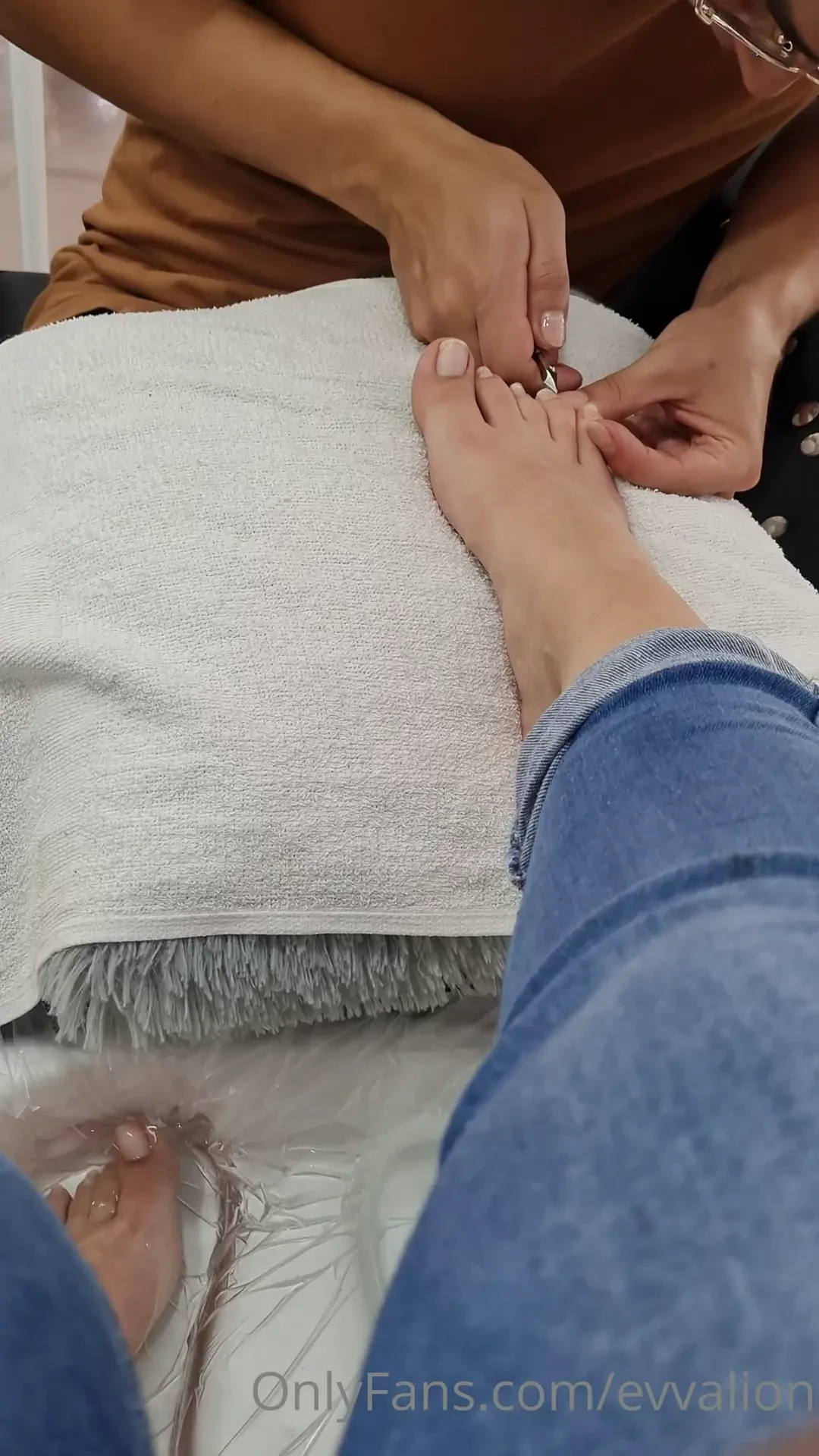 Casi no sale ese cuerito 