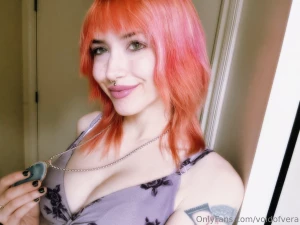 Who wants some custom nude content part 1