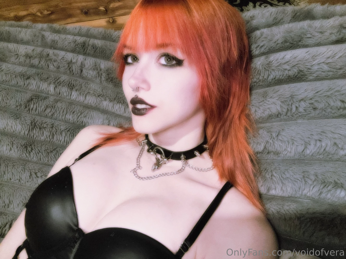 Who wants to buy some custom nude content 