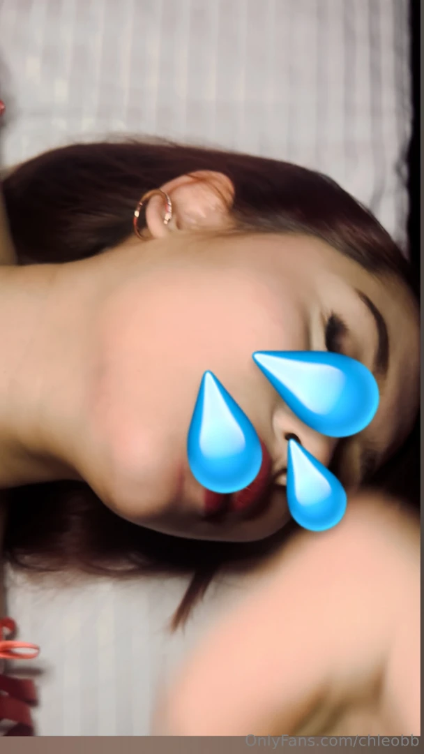 Right on my little sweet cherry mouth ask for my vid dm me baby 