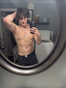 Some pictures i just took in the mirror part 1