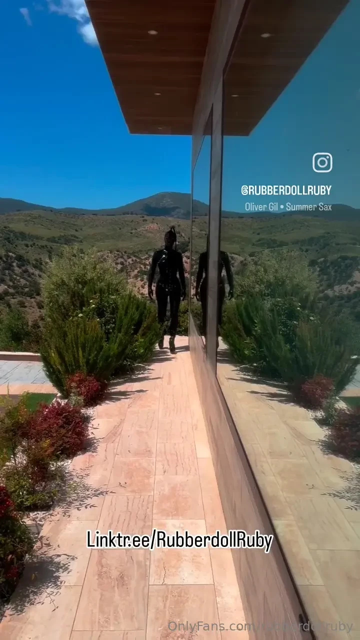 A little catwalk for you 