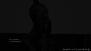 Die gummipuppe raucht gem tlich aber ein achenbecher fehlt the rubber part 1