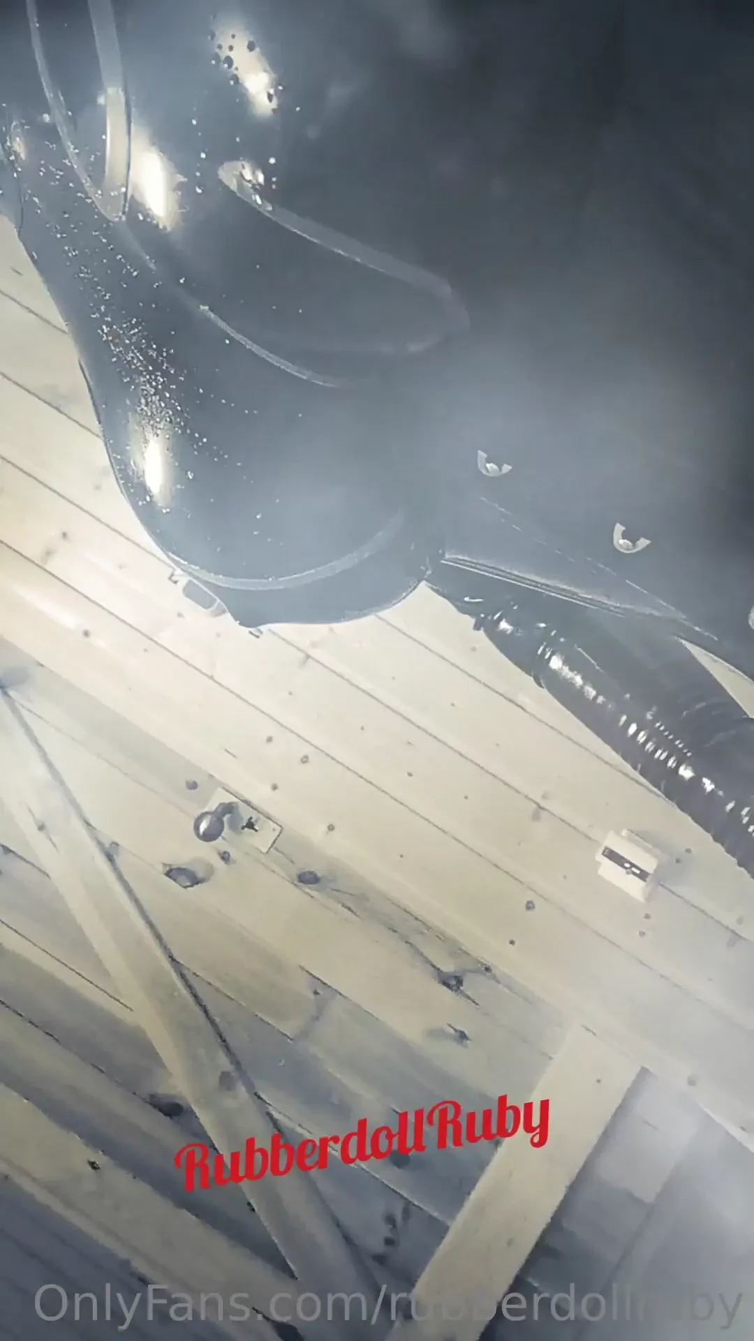 Sweating in fullrubber rubberdoll rubber latex gummipuppe boots 