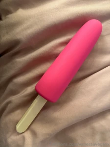 Look at my new popsicle toy i got lets make a custom with it part 1
