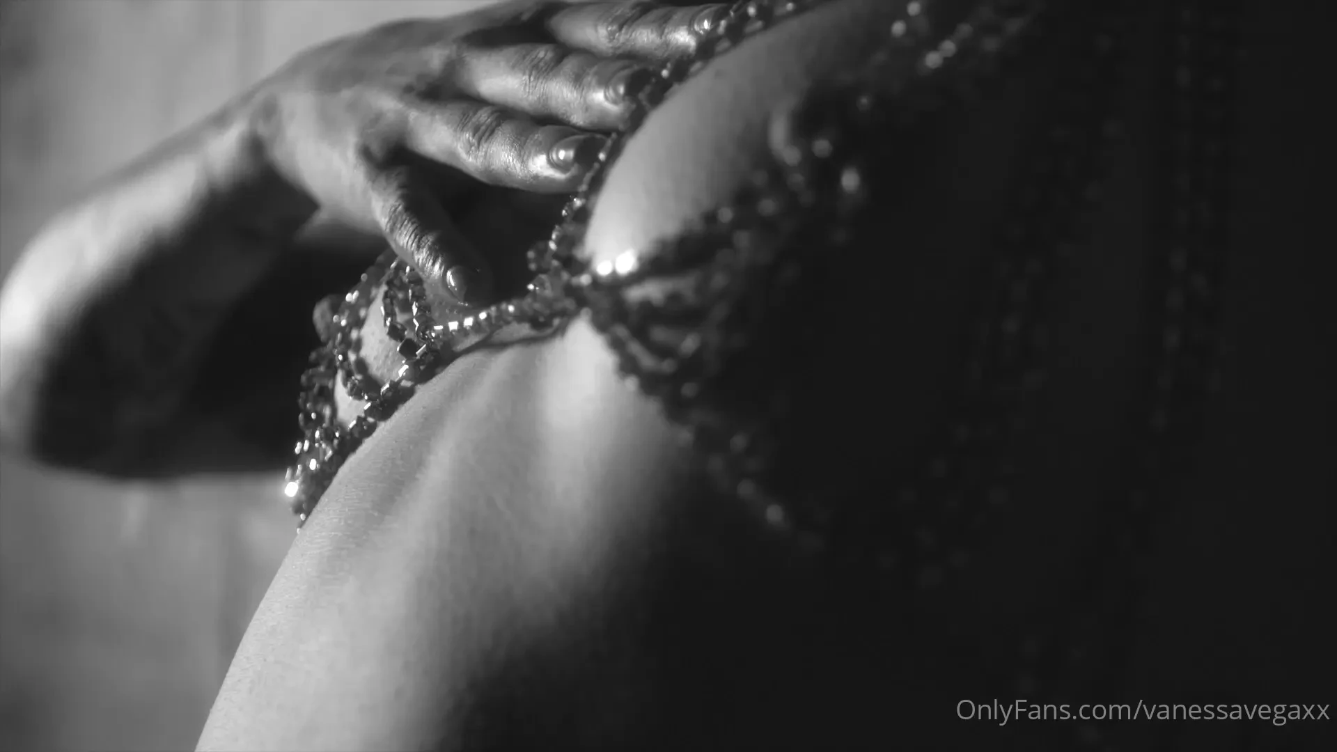 Artsy solo masturbation professionally shot 
