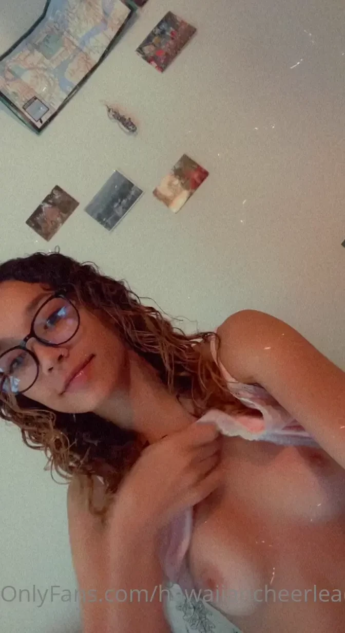 Flashing during a zoom call oops i get bored 