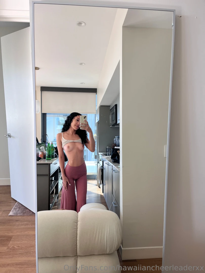 Yoga girl titties 