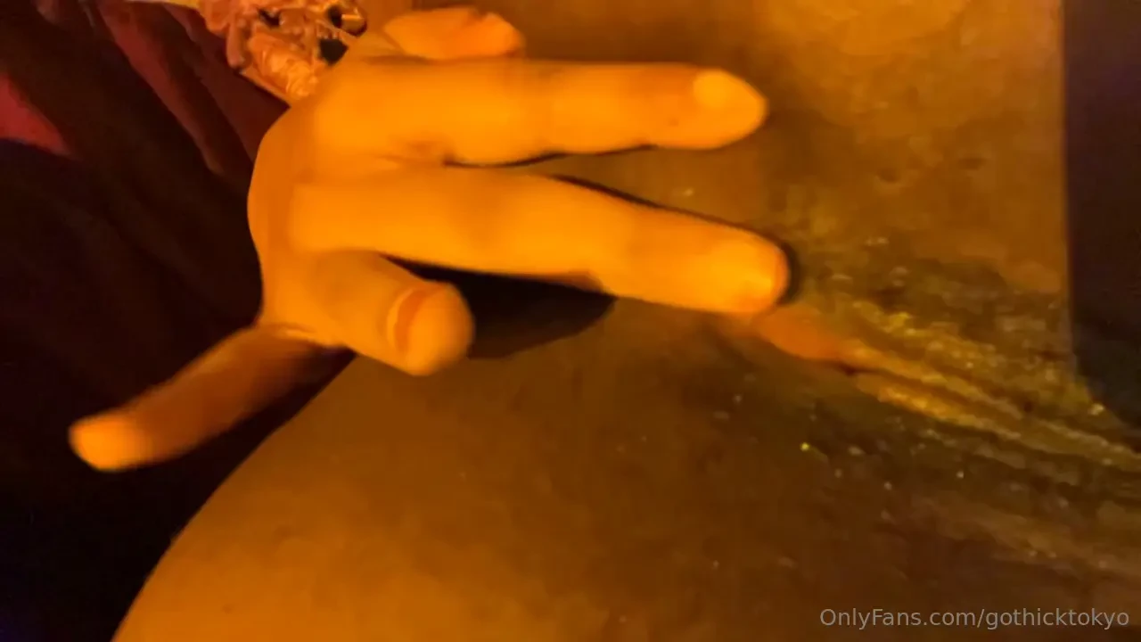 Good morning here s my cute butthole i had to finger it 