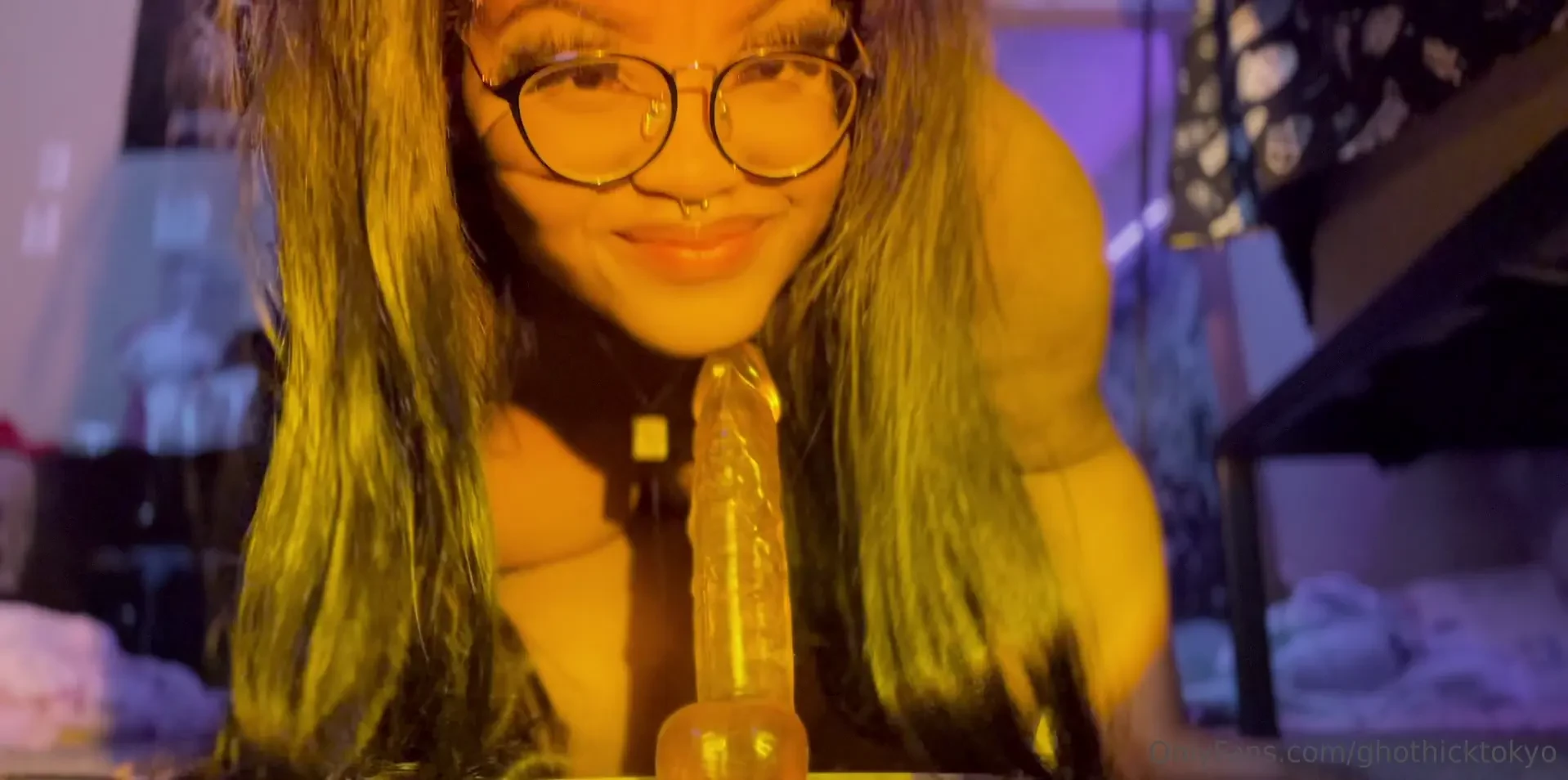 More vids of me sucking on things or no part 1 