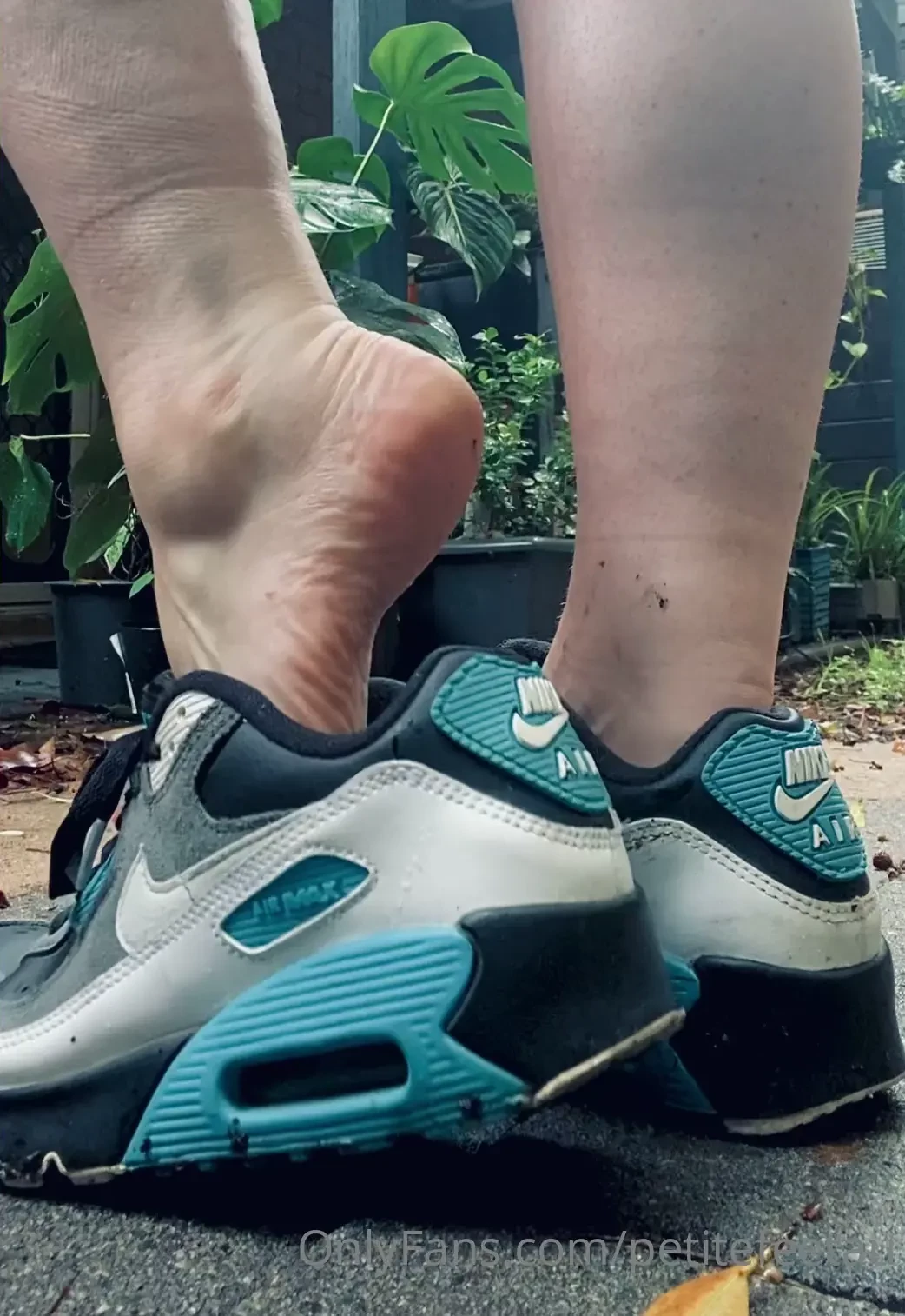 Do you like sneakers what s your favourite type these are my go to for 