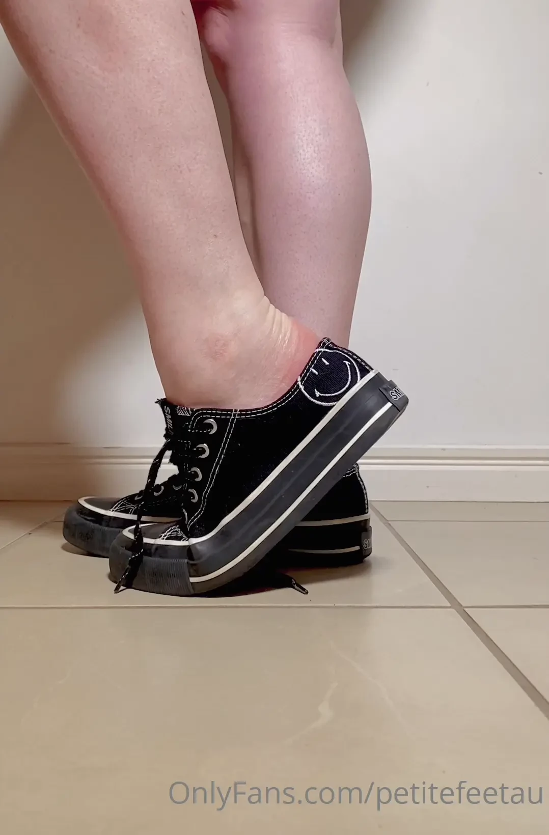 These type of sneakers will always be sexy as fuck do you like it tell 