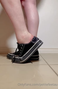 These type of sneakers will always be sexy as fuck do you like it tell