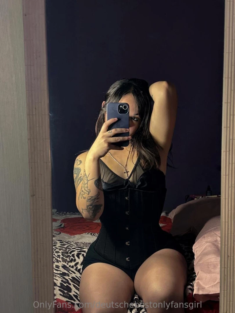 Jade darkneess hiii ich bin die jade und 18 jahre alt ich bin total part 1 