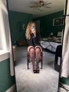 Tried experimenting with some posing let me know what you think