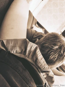 Utrolig digg n r han vet plassen sin