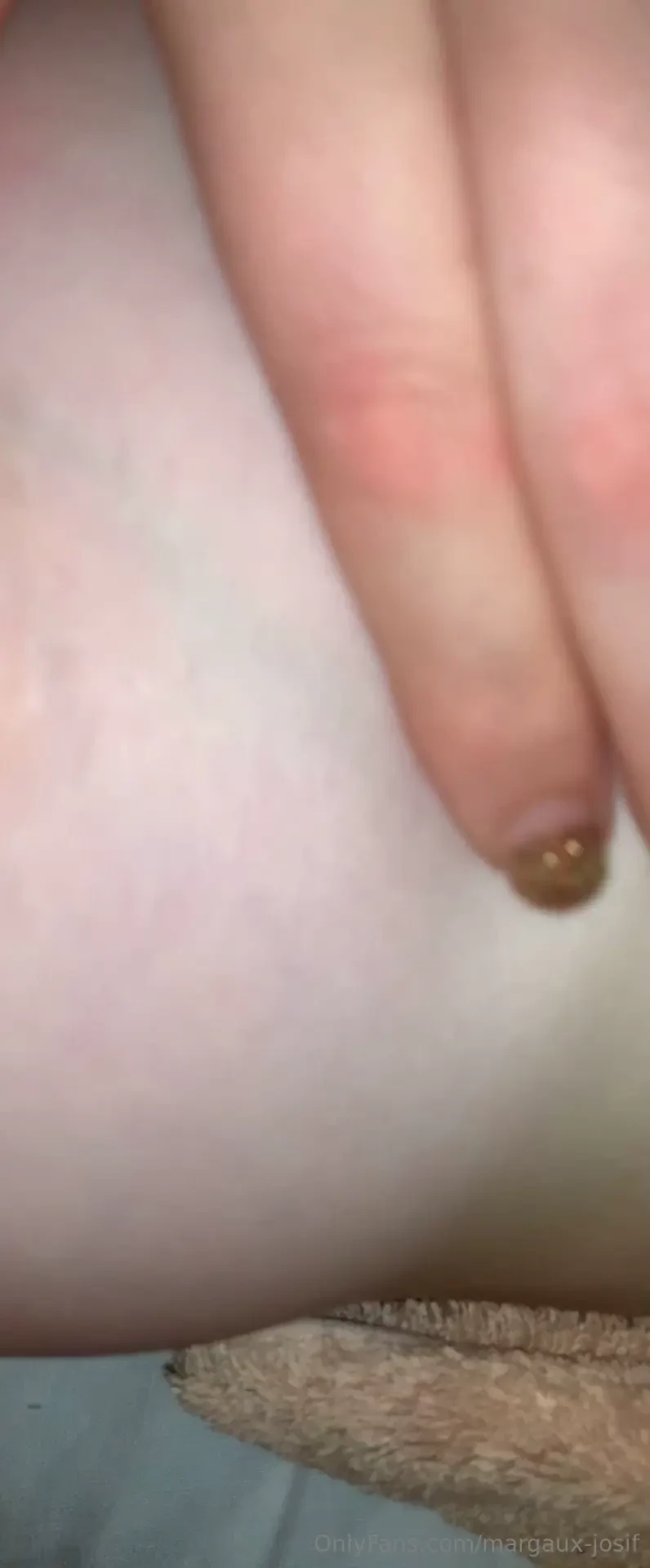 Occupying my night with some thoughtful writing - sweet dreams lovers 