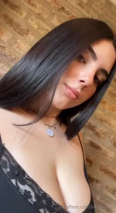 Viens ici b b enfouis ton visage dans mes seins et ne te retire part 1