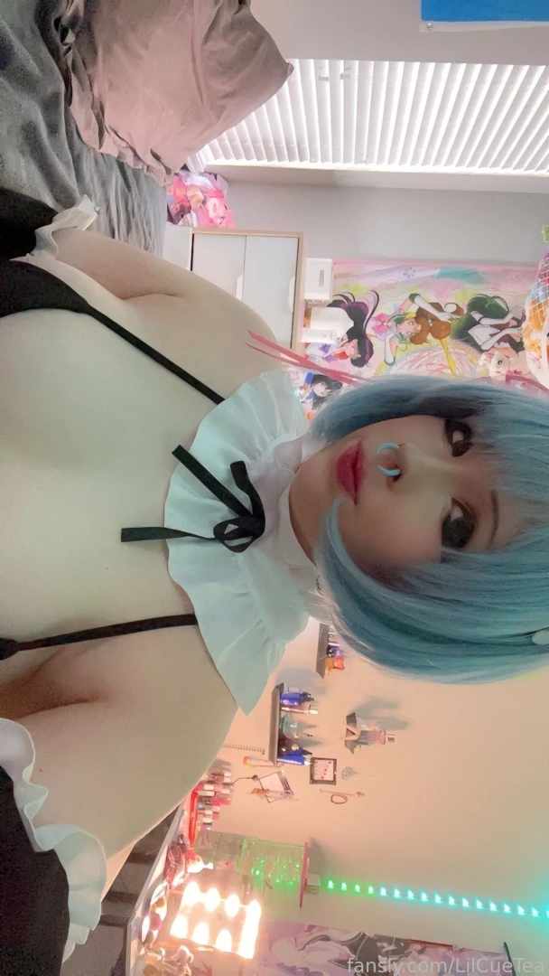 Rem tries a bigger plug and then fucks herself silly solo 21 teen part 1 