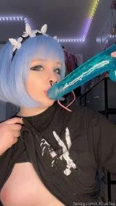 Rem sucks on a thicc 8 incher hugedildo dildo giantdildo bigdildo part 3
