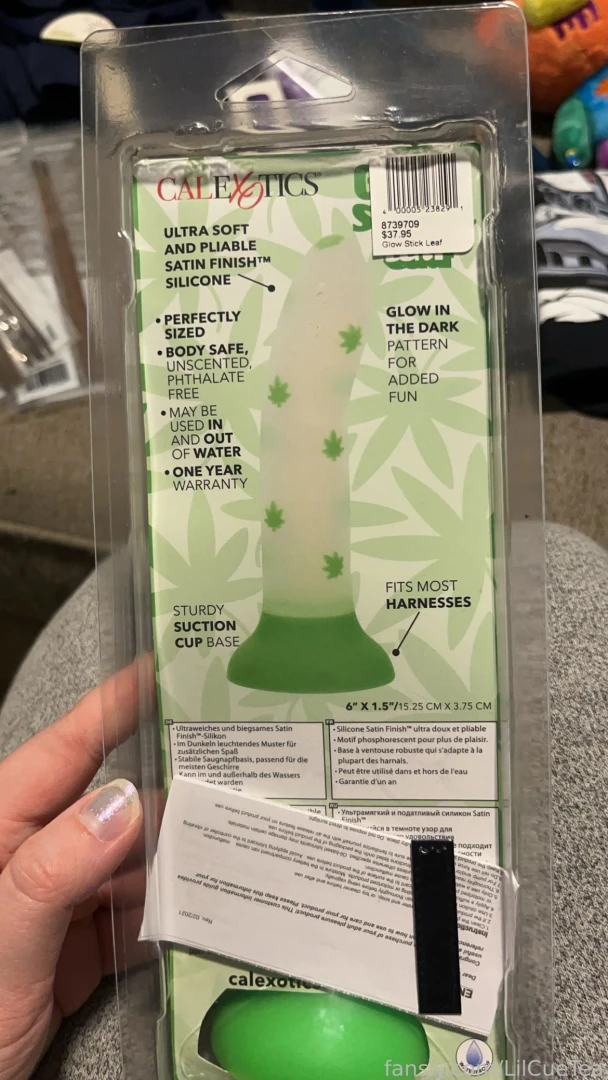 New pics from latest time i went to the sex shop ended up leaving with part 12 