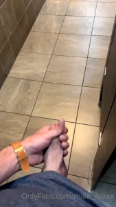 Man the rush of doing this made me start coming before i was even