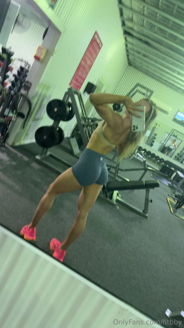 Use me as your dumbbell 