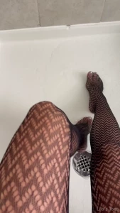 Wanna see me get all wet