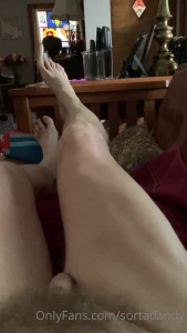 Gratuitous flexing i like legs day