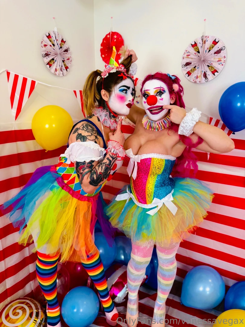 Check out the new clownin around photoset with me and lilylouofficial 