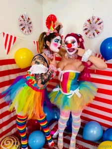 Check out the new clownin around photoset with me and lilylouofficial