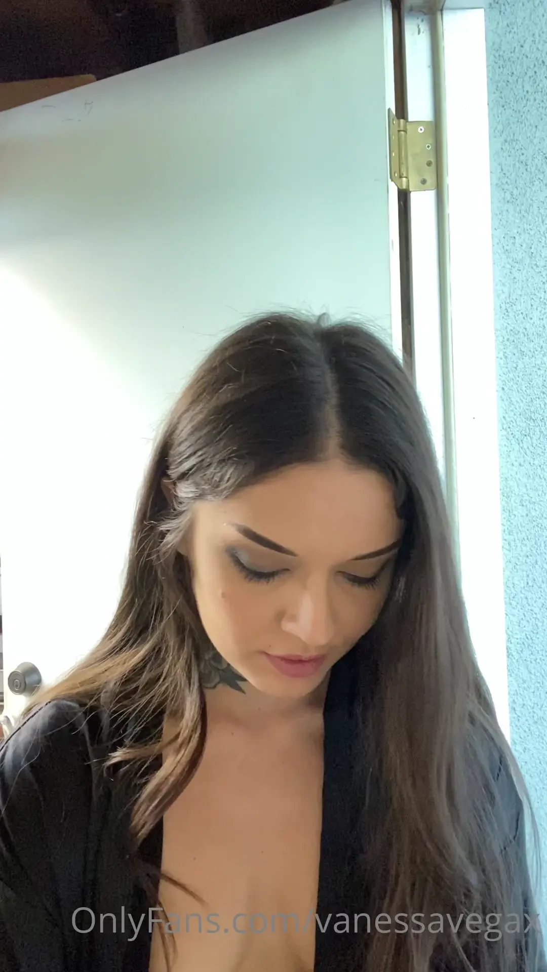 Short little smoke sesh outside in the garage with me 