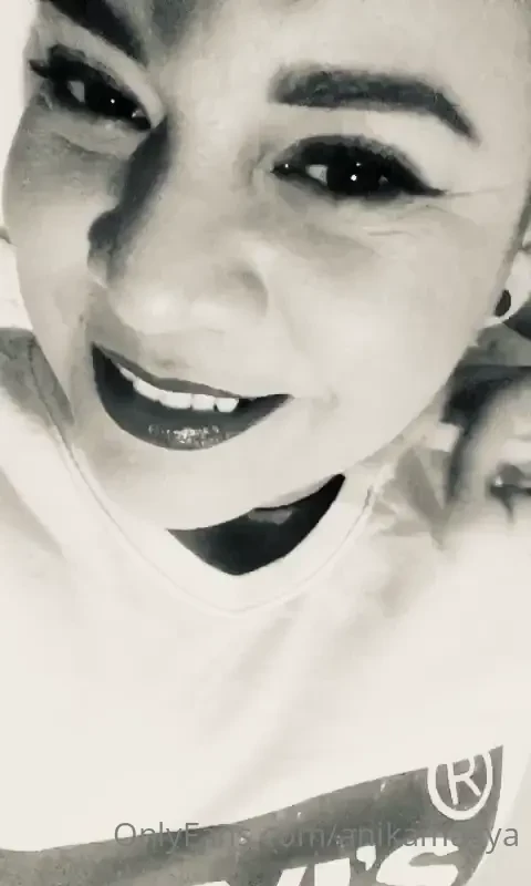 Feliz domingo de pascua me dejas encontrarte los huevos 