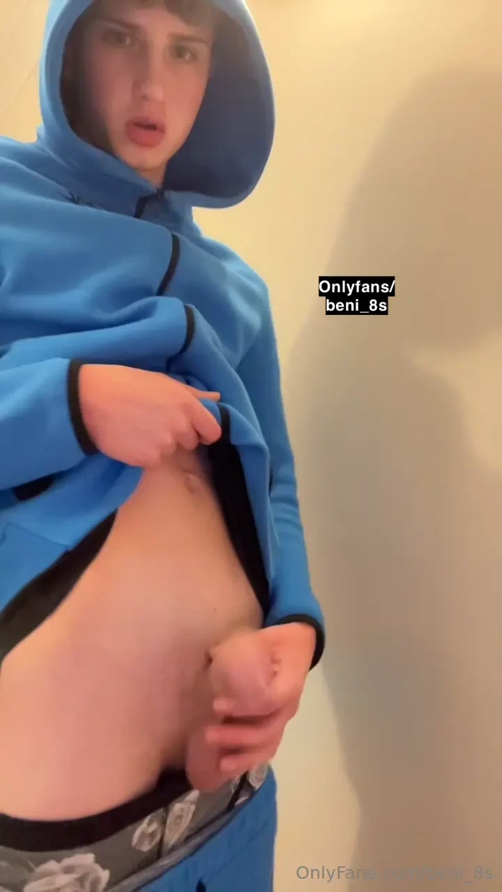 Who wants to see the cum vid in this tracksuit tomorrow 