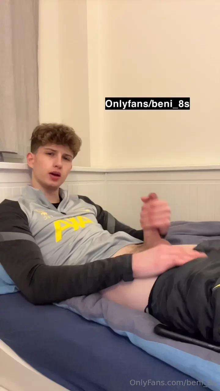 Swipe to see both videos 