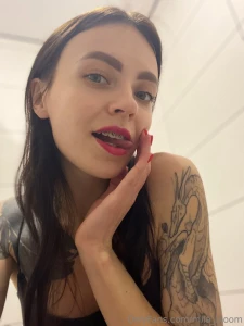 My red lips are soft smooth and impossible to ignore part 1